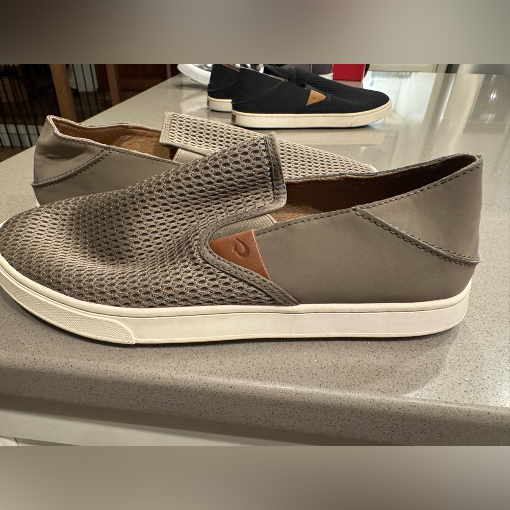 Women’s taupe olukai sneakers / flats.  Size 9 / 39.  Excellent